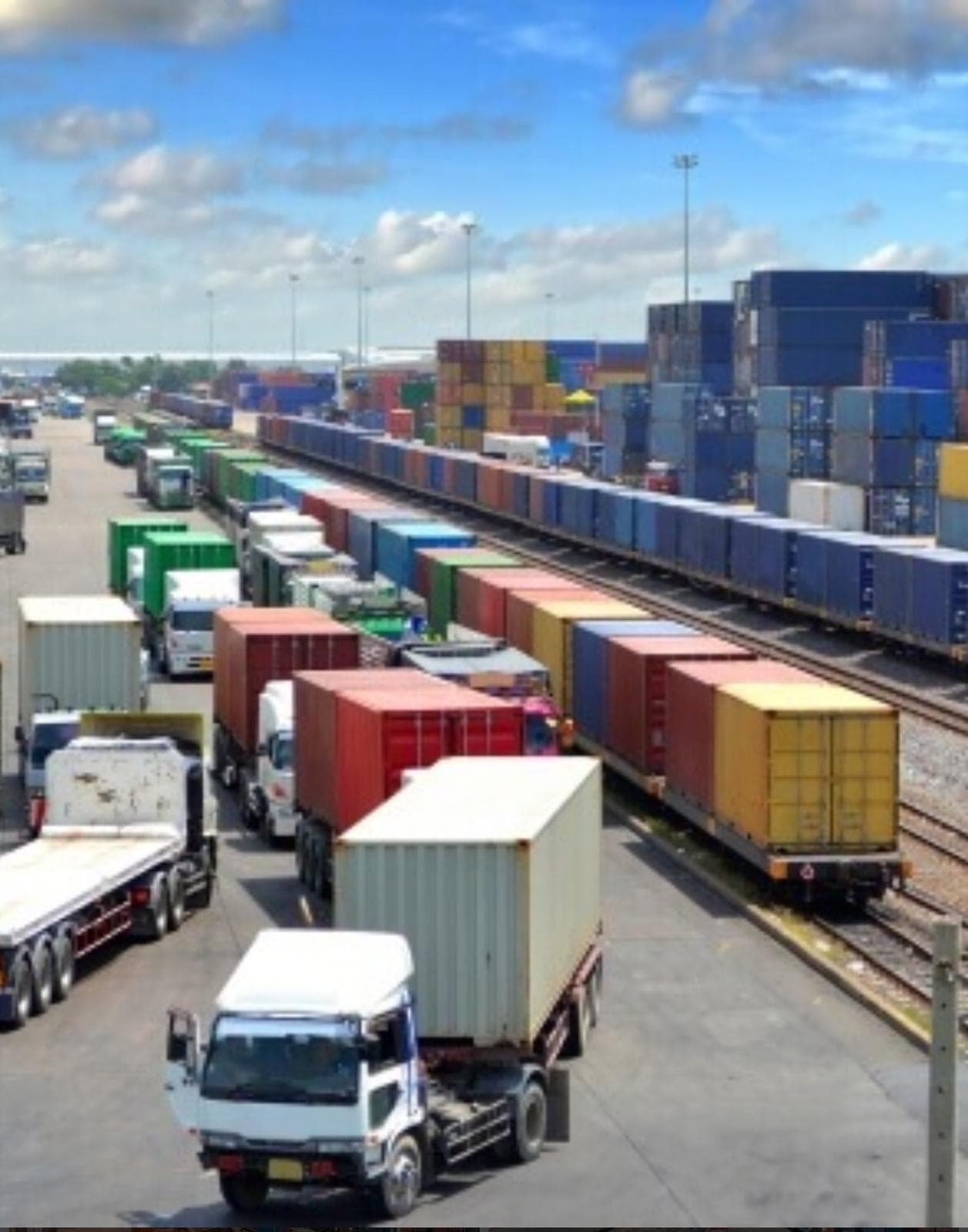 Container port with trucks